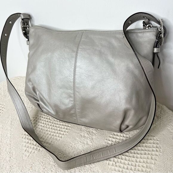 Coach Alexandria Silver Metallic Leather Slim Duffle Sac 13890W Crossbody Bag - Picture 6 of 8